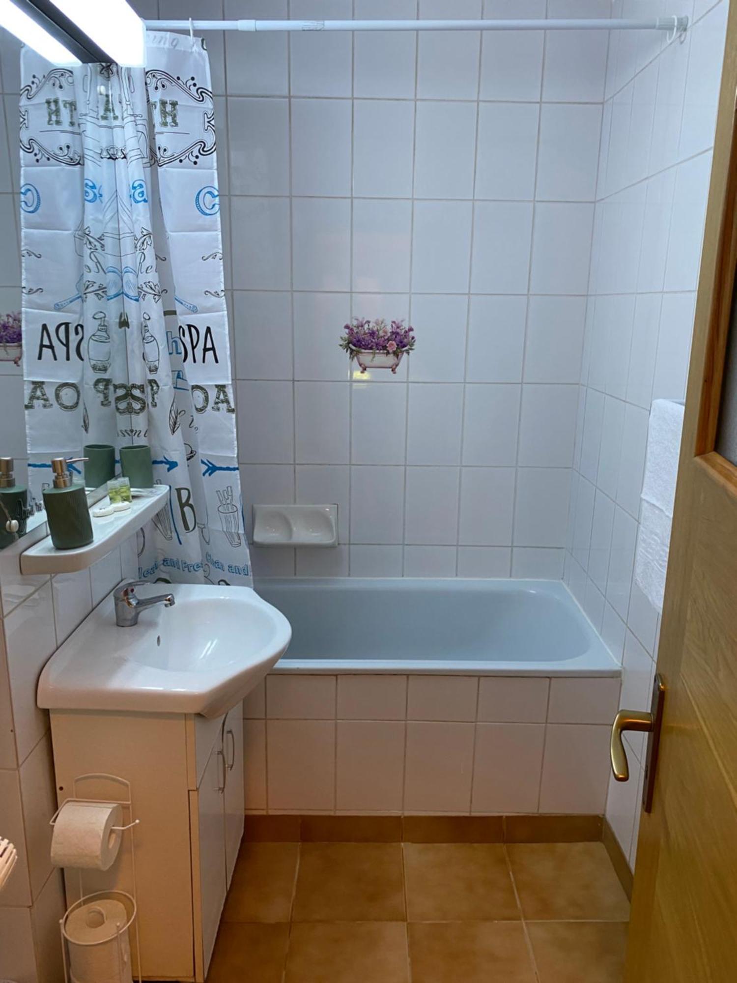 Central Relaxation Apartment Бухарест Екстер'єр фото